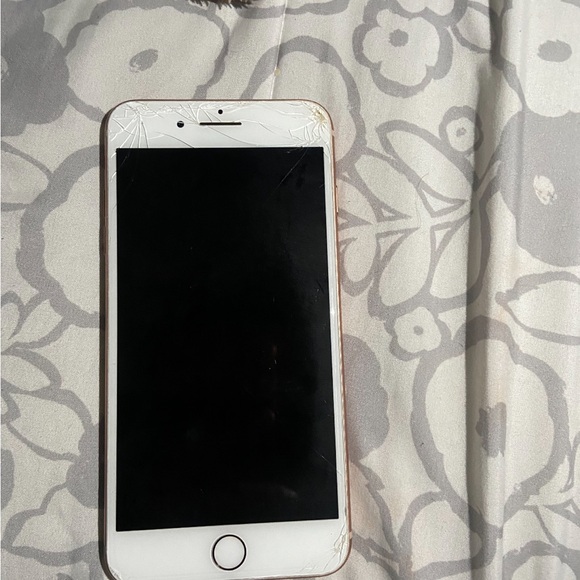 Rose gold iPhone 8 Plus in good condition